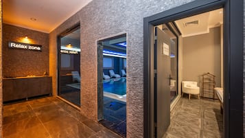 Couples treatment room(s), sauna, hot tub, steam room, massages