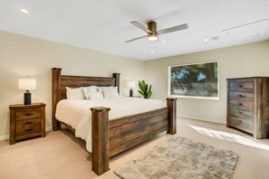 4 bedrooms, iron/ironing board, WiFi, bed sheets