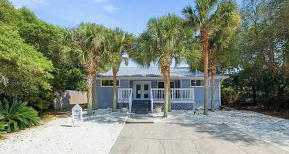 Walk to Beach | Sleeps 8 | Firepit | Beachcombers Nook | Panama City Beach
