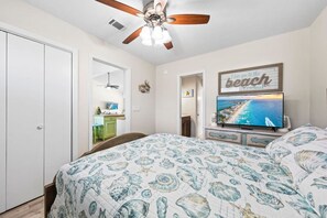 4 Schlafzimmer, Schreibtisch, Bügeleisen/Bügelbrett, WLAN