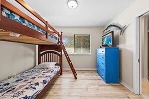 4 dormitoris, escriptori, planxa i posts de planxar i wifi 