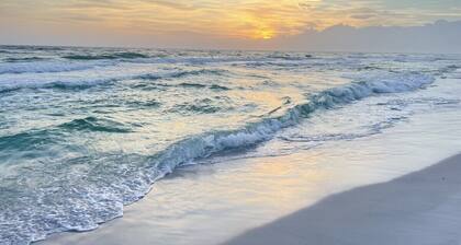 Walk to Beach | Sleeps 8 | Firepit | Beachcombers Nook | Panama City Beach