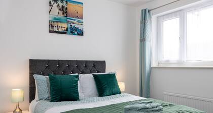 Captivating 3-bed House in Blackburn