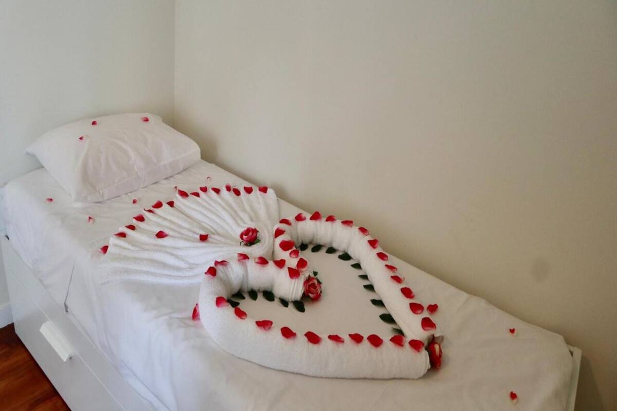 Duplo Economic | Free WiFi, bed sheets