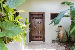 别墅, 私人游泳池, 海滩景观 | 客房内保险箱、熨斗/熨衣板、免费 WiFi、床单