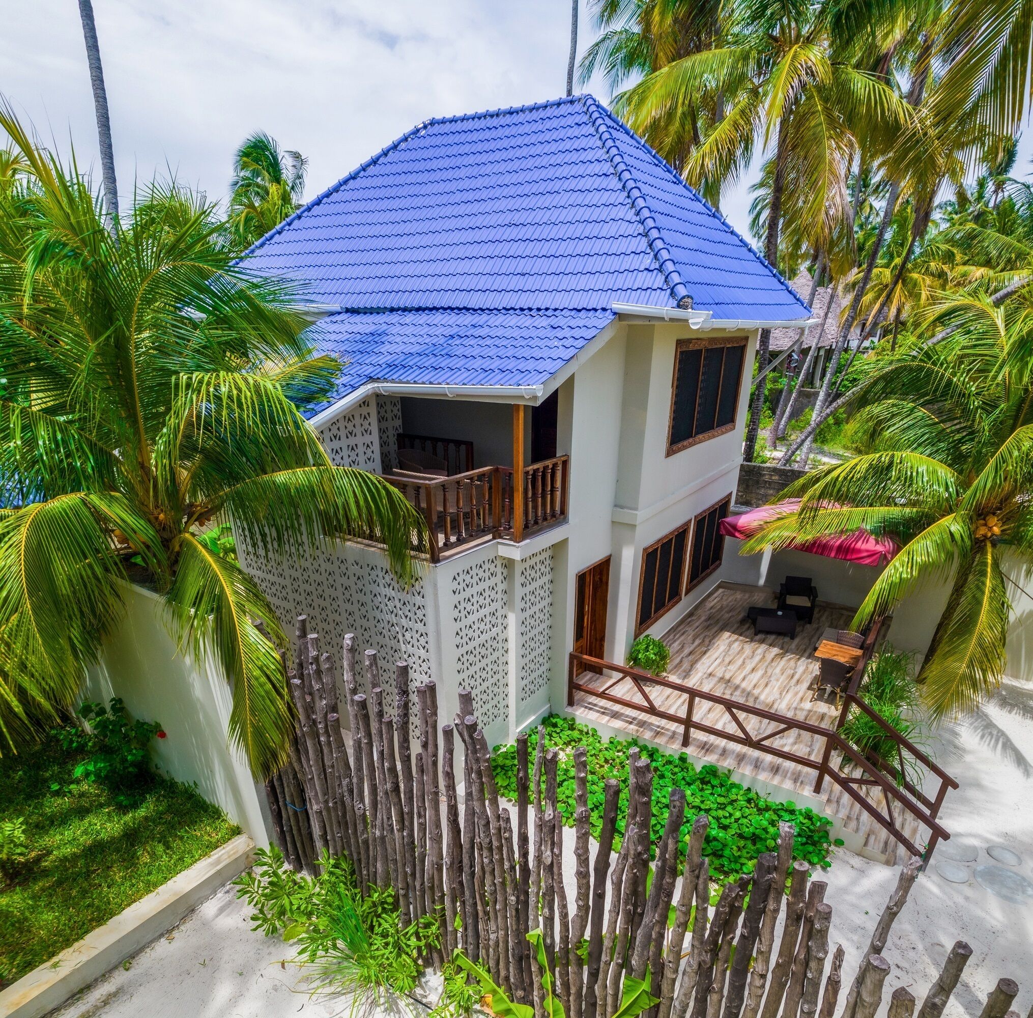 Villa, piscine privée, vue mer | Coffres-forts dans les chambres, fer et planche à repasser