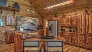 Unclassified image, 3 of 36, button - One Level, fire pit, hot tub, 3 acres, peloton! (Blue Ridge)