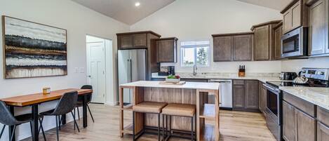 Microwave, dishwasher, coffee/tea maker, toaster