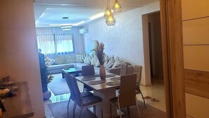 Dining - Chic accommodation close to all amenities (Marrakesh)