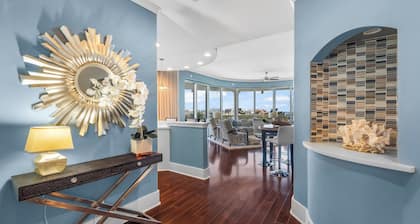 The Alexander by Panhandle Getaways