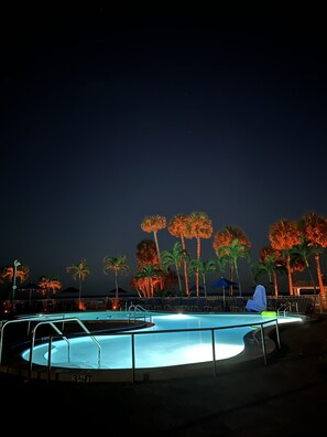 Outdoor pool, a heated pool - Condo on Beach  - 2 Pools, Private Beach  - Sarasota Surf & Racquet sleeps 6  (Sarasota)