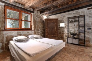 4 chambres, lit de bébé portatif, Wi-Fi, literie fournie