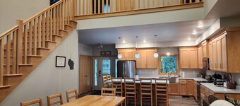 Cherry Tree House - located on 10 acres - only 5 minutes from Algoma.