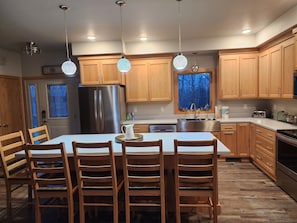 Fridge, microwave, oven, stovetop - Cherry Tree House - located on 10 acres - only 5 minutes from Algoma. (Algoma)