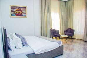 Executive Studio Suite | Egyptian cotton sheets, premium bedding, desk, iron/ironing board - MARINAH ABUJA (Abuja)
