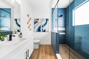 Luxury House, Multiple Beds, Ocean View (A Las Palmas) | Bathroom | Shower, hair dryer, towels - Las Palmas by beachside Management (Siesta Key)