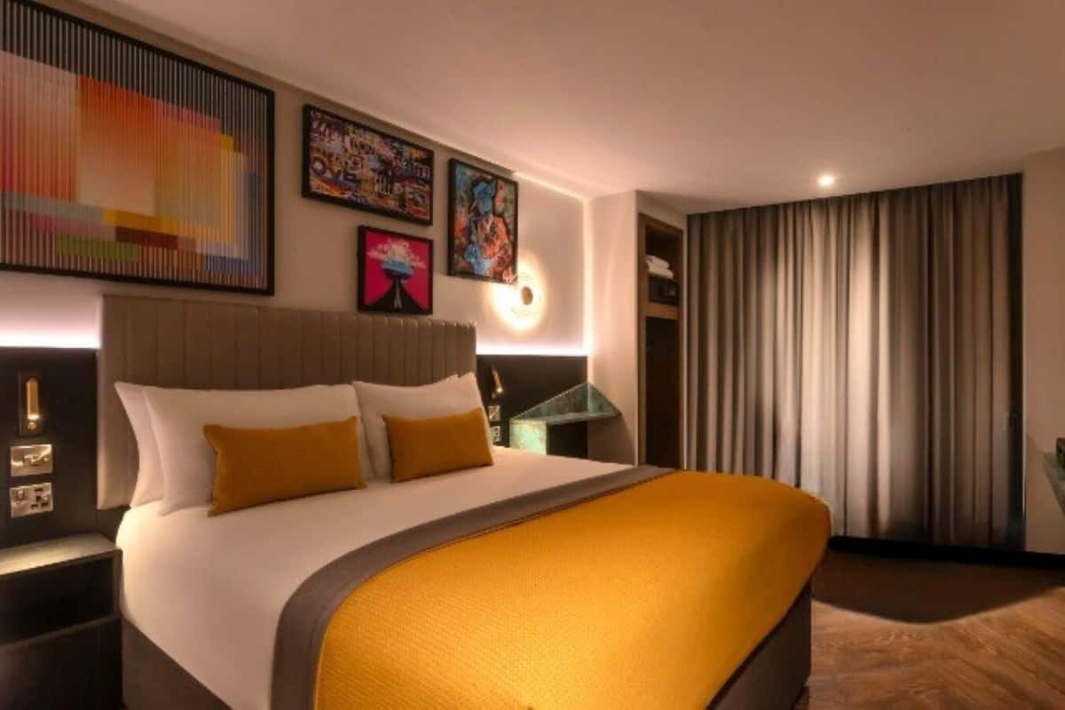 1 bedroom, soundproofing, iron/ironing board, bed sheets