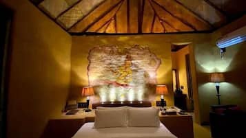 Deluxe Double Room | In-room safe, desk, free WiFi, bed sheets