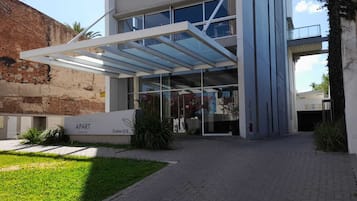 Fachada de la propiedad