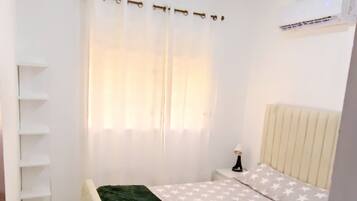 2 bedrooms, iron/ironing board, free WiFi, bed sheets