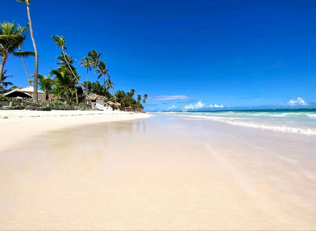 Beach nearby, beach towels