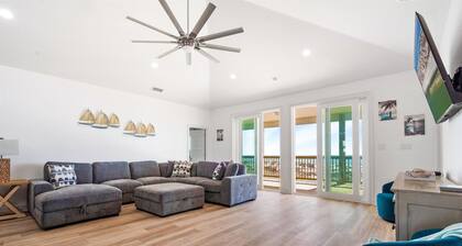 New Gulf View Construction with Private Heated Pool - Hello Sunshine