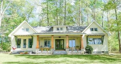 Lake Front Cottage Lake Greenwood peaceful 3 Acres