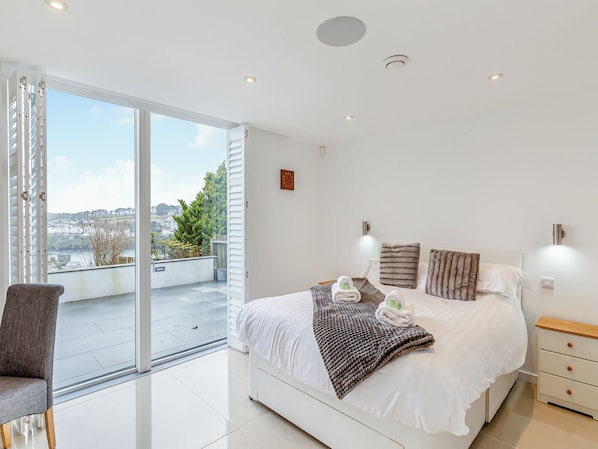 5 Schlafzimmer, kostenloses WLAN, Bettwäsche