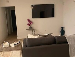 Living area - Cozy large country hidden gem on the skirts of the famous Berkshires! (Montgomery)