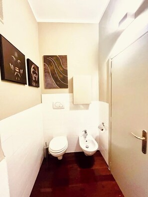 Shower, hair dryer, bidet, towels - ArcoSanPierino Suites 1 Delightful apartment just 5 minutes from the Duomo (Firenze)