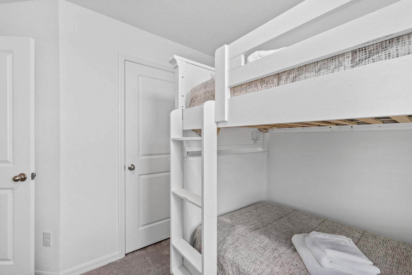 3 bedrooms, iron/ironing board, WiFi