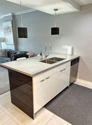 Interior - Modern and Charming one bedroom Apartment Calgary downtown #503 (Calgary)