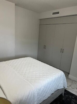 1 bedroom, iron/ironing board, free WiFi, bed sheets - Luxurious apartment Calgary downtown #602 (Calgary)