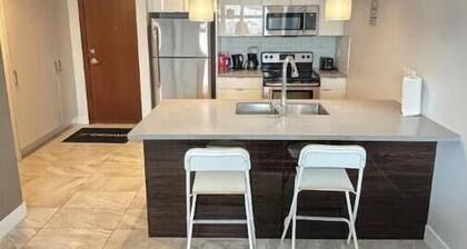 Amazing view one bedroom apartment Calgary Downtown #701