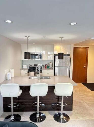 River view one bedroom apartment Calgary Downtown #703