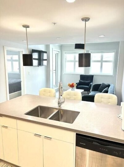 River view one bedroom apartment Calgary Downtown #703