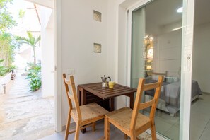 Estudio Confort, junto a la playa | Comedor