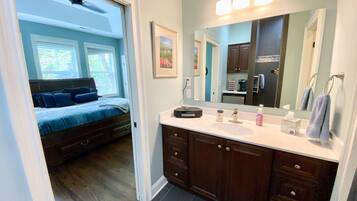 1 soverom, strykejern/-brett, wi-fi og sengetøy