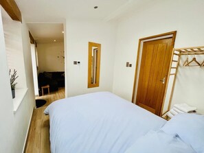 1 bedroom, iron/ironing board, WiFi, bed sheets - Our pet-friendly accommodation is ideal for an escape to the countryside. (Woolaston)