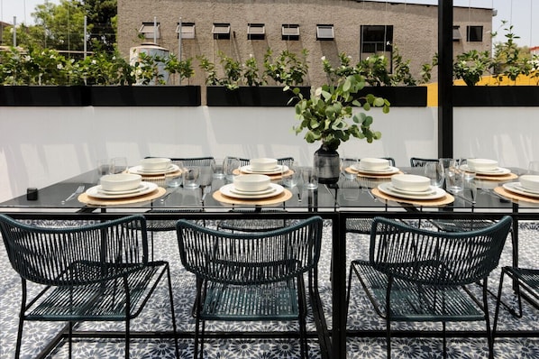 Outdoor dining