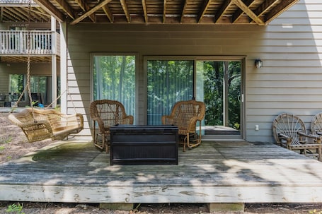 Terrace/patio. Wintergreen Condo -Steps to Ski and restaurants