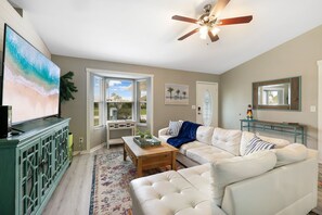 TV, table football - Tropical Beach Oasis in Upscale & Quite SW Cape: Pool, Fire Pit, Game Room, BBQ (Cape Coral)