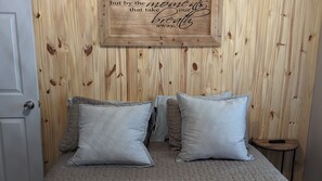 4 bedrooms, iron/ironing board, WiFi, wheelchair access