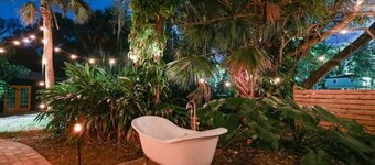 1920s Speakeasy, Horses & Hot Tub | 5mi to Beach