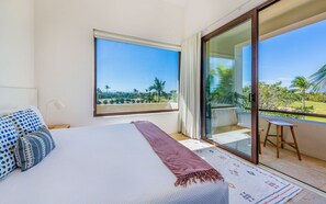 3 habitaciones, tabla de planchar con plancha y cuna de viaje