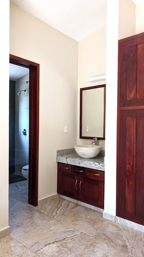 Bathroom - Clean and comfortable bed and breakfast in the heart of Playa Del Carmen (Playa del Carmen)