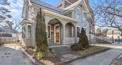Charming 4BR House - Burlington