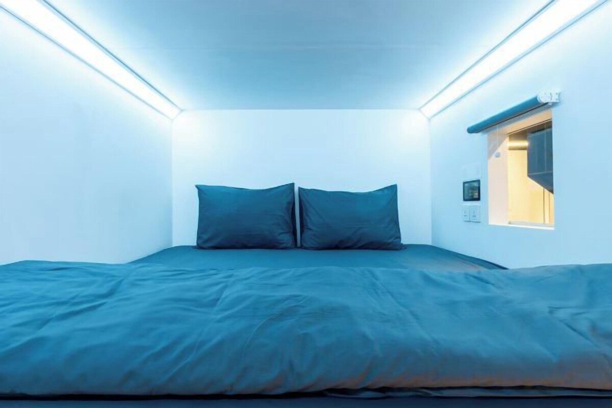 Soundproofing, WiFi (free), bed sheets