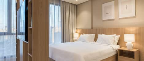 Deluxe Suite | Soundproofing, iron/ironing board, free WiFi, bed sheets