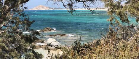 In Strandnähe, Liegestühle, Strandtücher